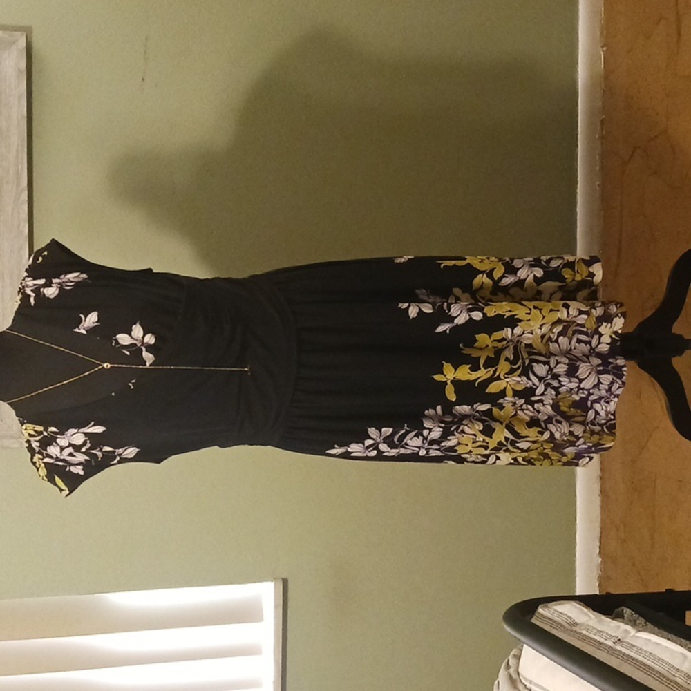 SPECIAL 2/$25 Apt 9 Floral Dress size medium